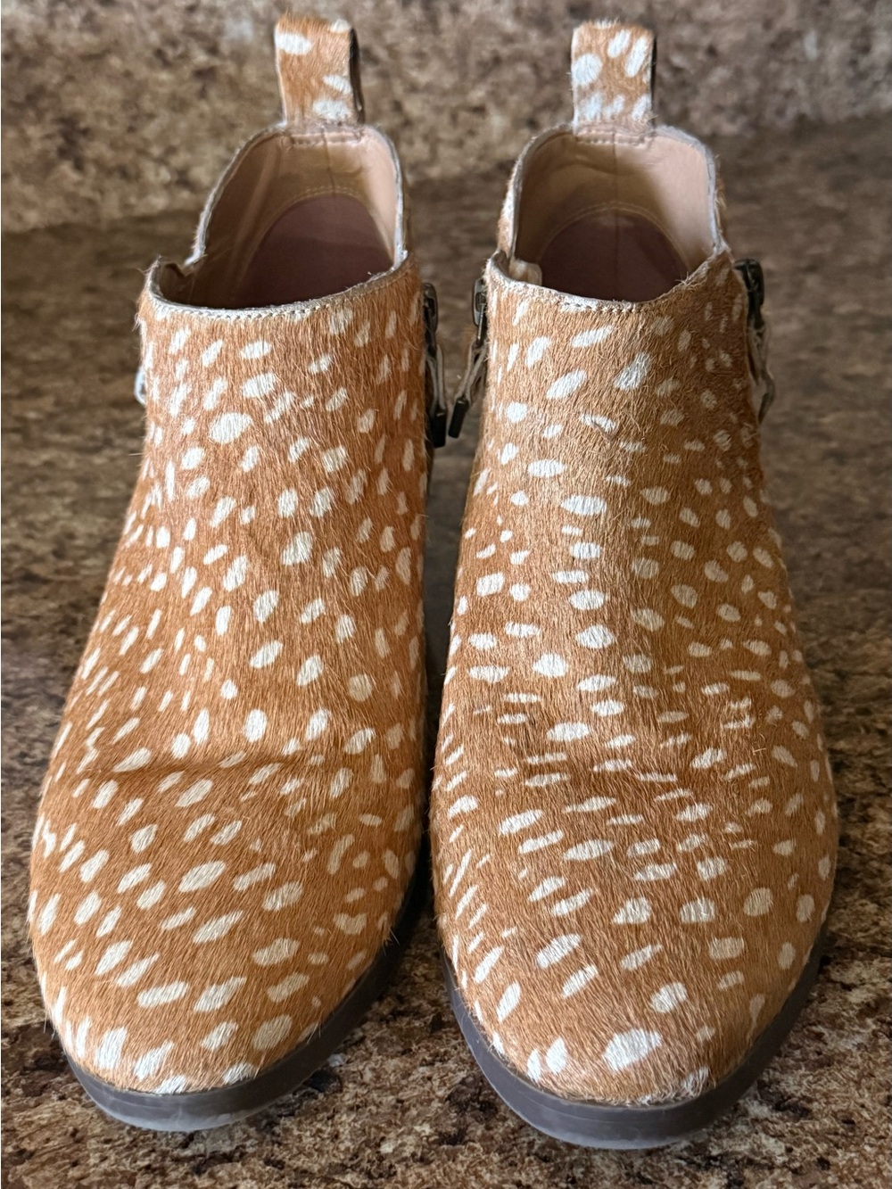 Vionic Tan & White Spotted Ankle Booties